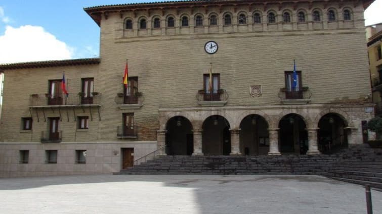 Plaza Mayor de Monzón en Monzon De Campos