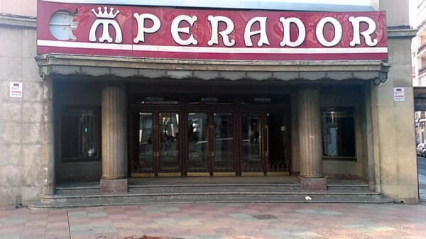 Emperor Theatre en Leon